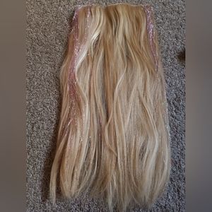Hair clip extensions blonde